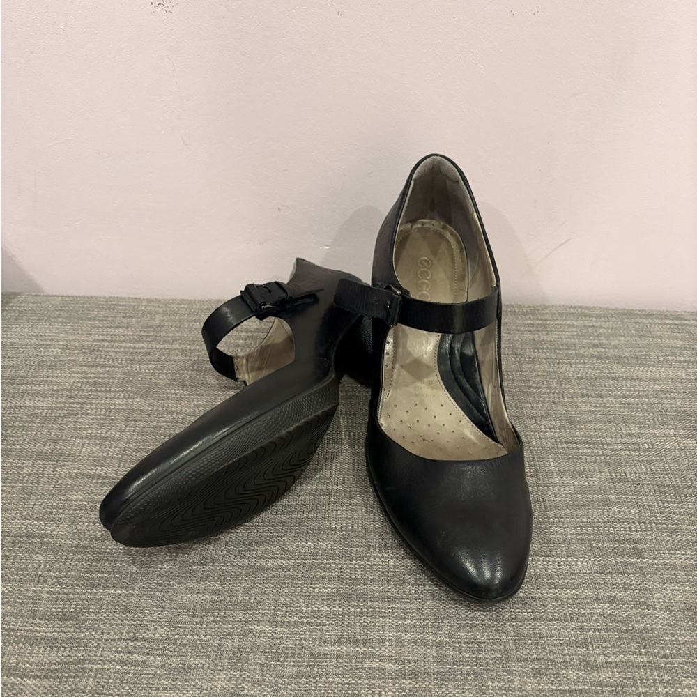 Ecco Black Mary Jane Women's Heels